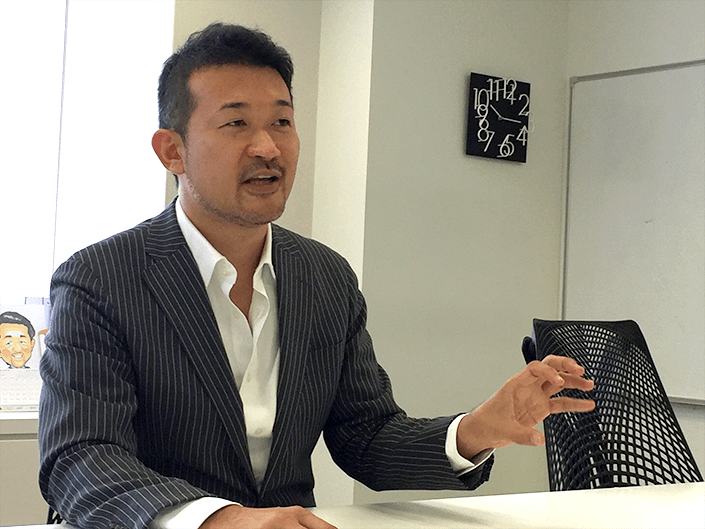 アイスタイル 吉松社長 写真